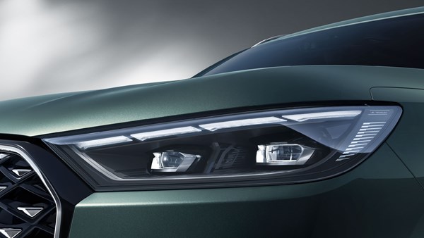 Tiggo 8 headlight close up